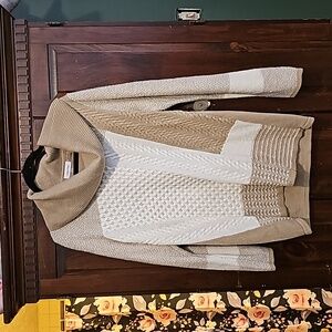 Women's Calvin Klein tan/white sweater size Lrg